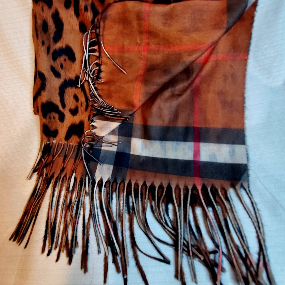 Scarf - Picture 3 of 8